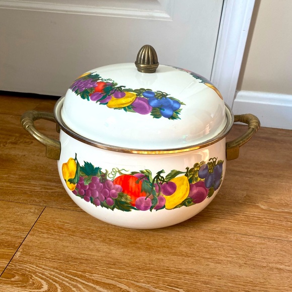 Vintage Metro Porcelain Enameled stockpot with fruit design & brass handles - Picture 1 of 7